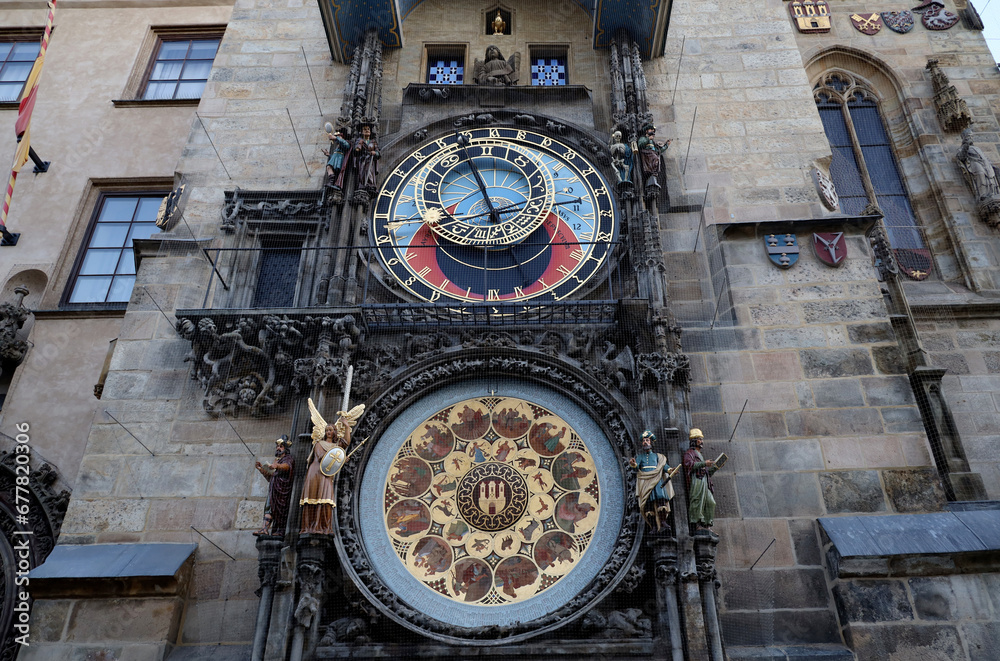 Obraz premium The astronomical clock in Prague's Old Town Square