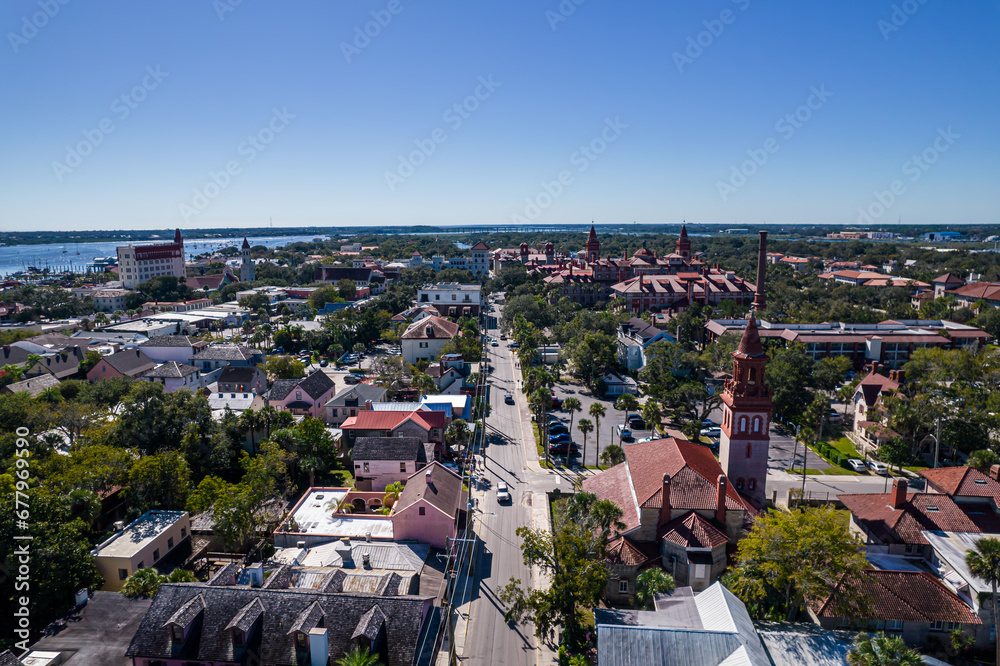 Fototapeta premium Beautiful aerial view of the St Augustine, the oldest town in USA. the castle of San Marcos National Monument, Flagler College and the Matanzas Bay