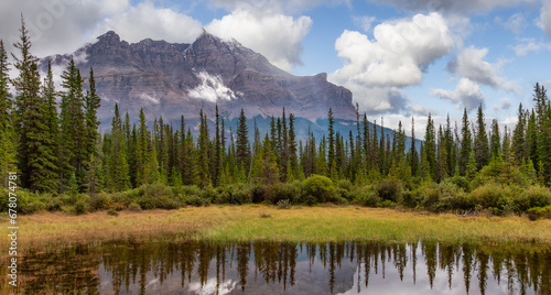 Fototapeta Naklejka Na Ścianę i Meble -  Canadian Nature Landscape. Alpine Lake and Rocky Mountains.