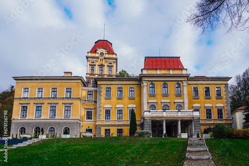 Zabytkowy pałac w Kończycach Wielkich na Śląsku Cieszyńskim w Polsce photo