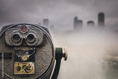 Canvas Print old binoculars in the city