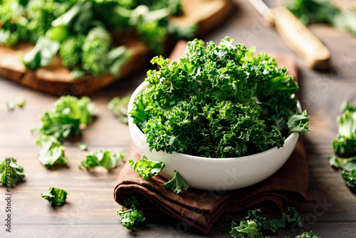 Foto Kale cabbage green leaves close-up