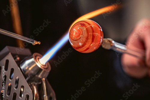 Φωτογραφία Process of glass blowing