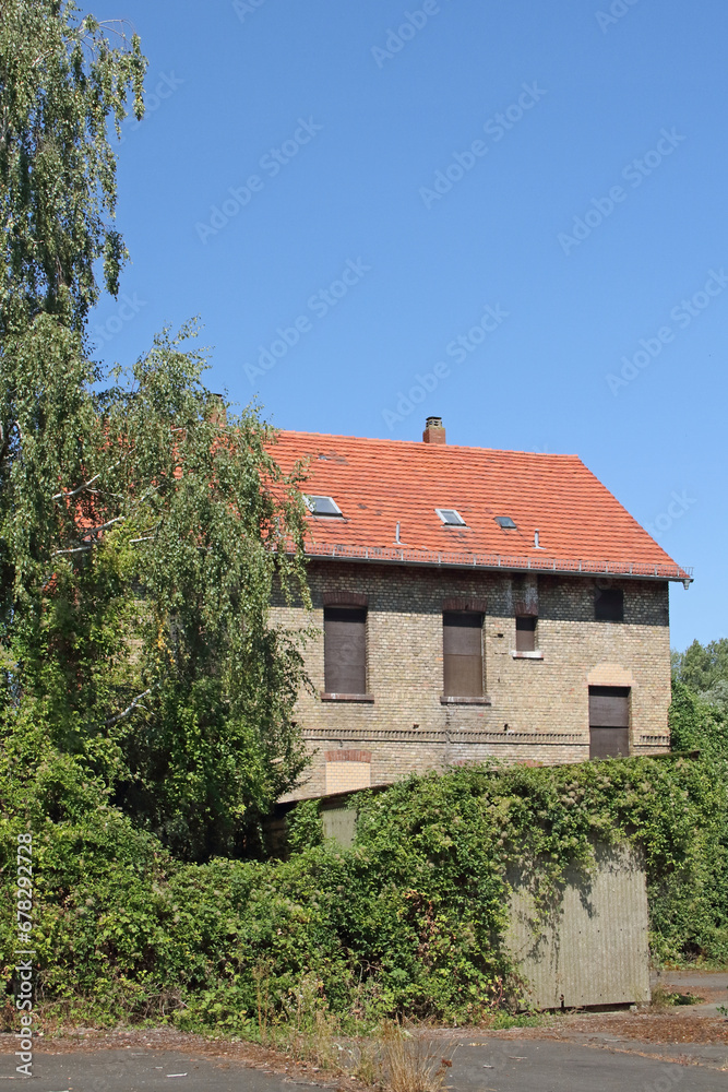 A decaying building on an abandoned factory site in Speyer