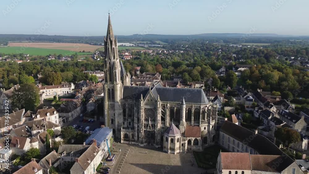 Drone video cathédrale Notre-Dame de Senlis France Europe
