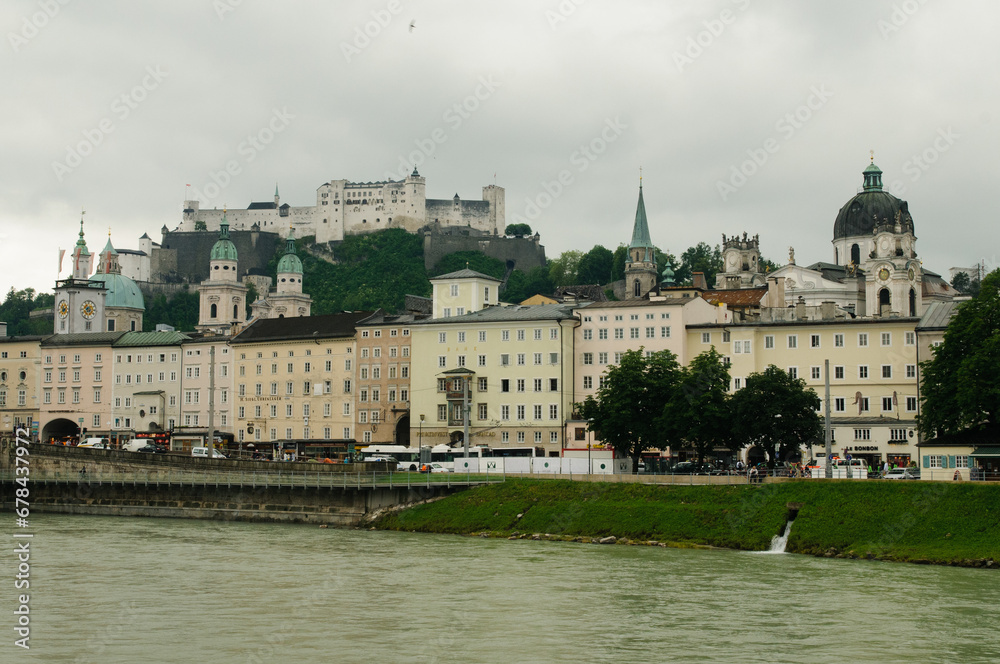 Fototapeta premium view of river and the burg above Salzburg
