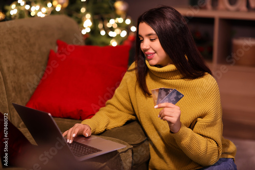 Young woman with credit car...