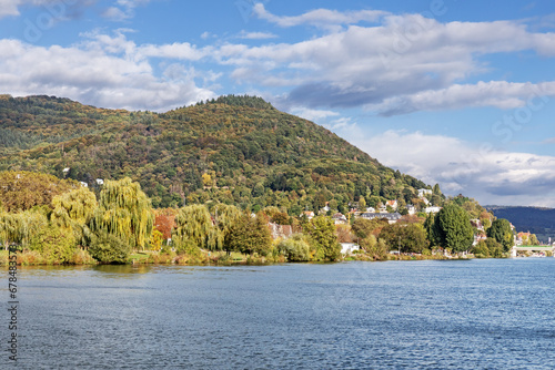 Der Heiligenberg am Rand des Odenwalds bei Heidelberg mit dem Stadtteil Neuenheim am Ufer des Neckar, Baden-Württemberg, Deutschland