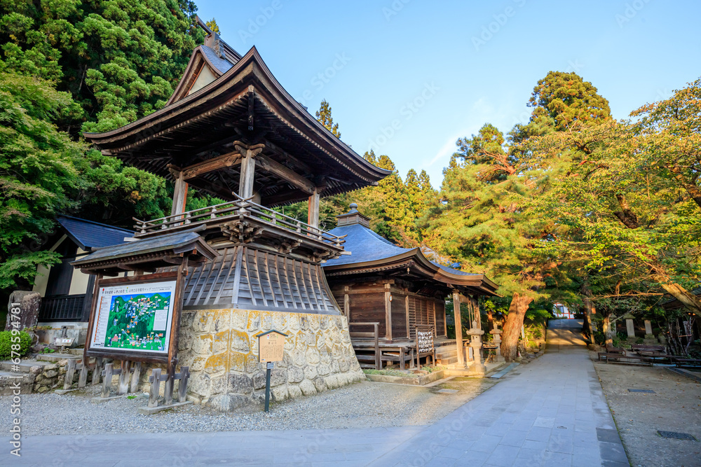 初秋の立石寺(山寺) 山形県山形市 Risshakuji Temple in early autumn. Yamagata Pref, Yamagata City. 初秋の立石寺(山寺) 山形県山形市 Risshakuji Temple in early autumn. Yamagata Pref, Yamagata City.