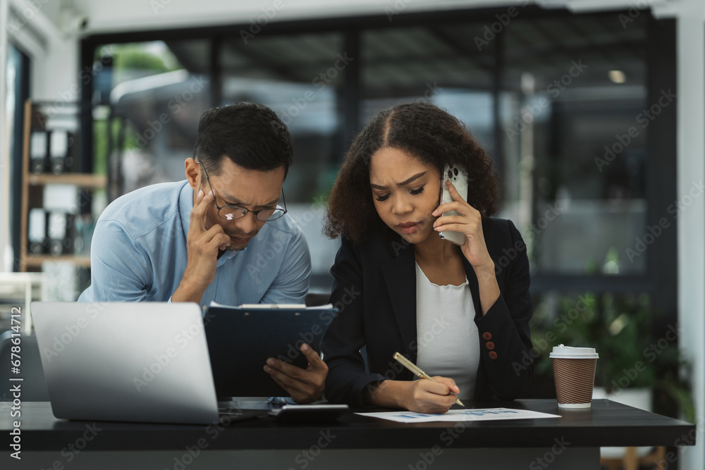 Obraz premium Businessman accountants work hard of annual accounting financial reports.