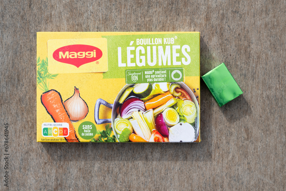 Cubes bouillon Kub aux légumes de la marque Maggi du groupe Nestlé