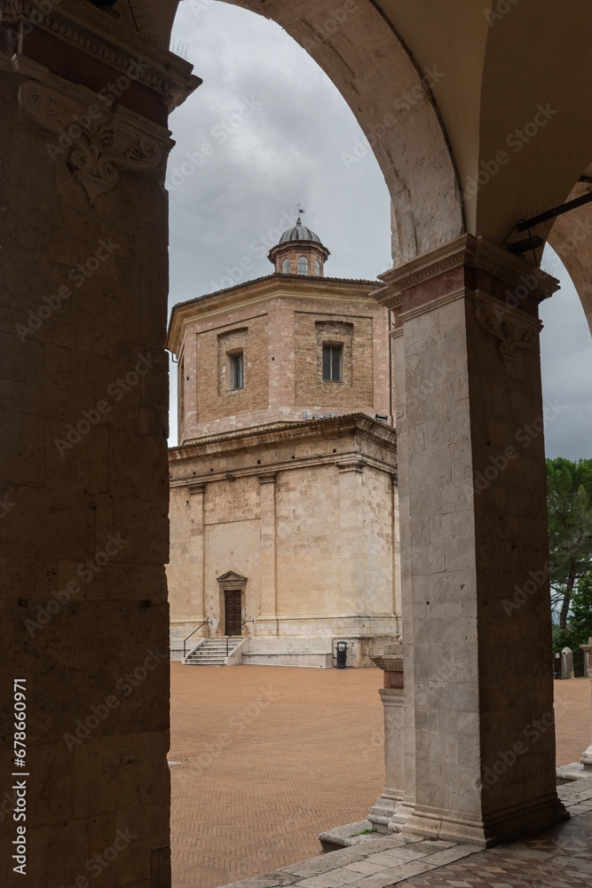 Obraz premium Ex chiesa di Santa Maria della manna d'oro. Spoleto - Perugia - Umbria - Italia