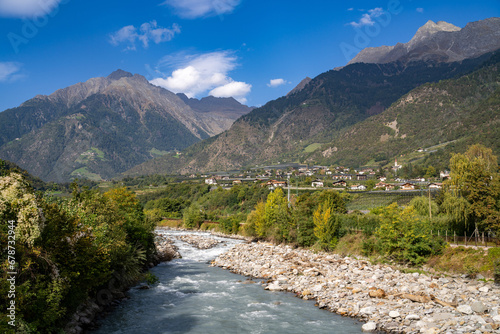 Algund in Südtirol - Italien und der Fluß Etsch