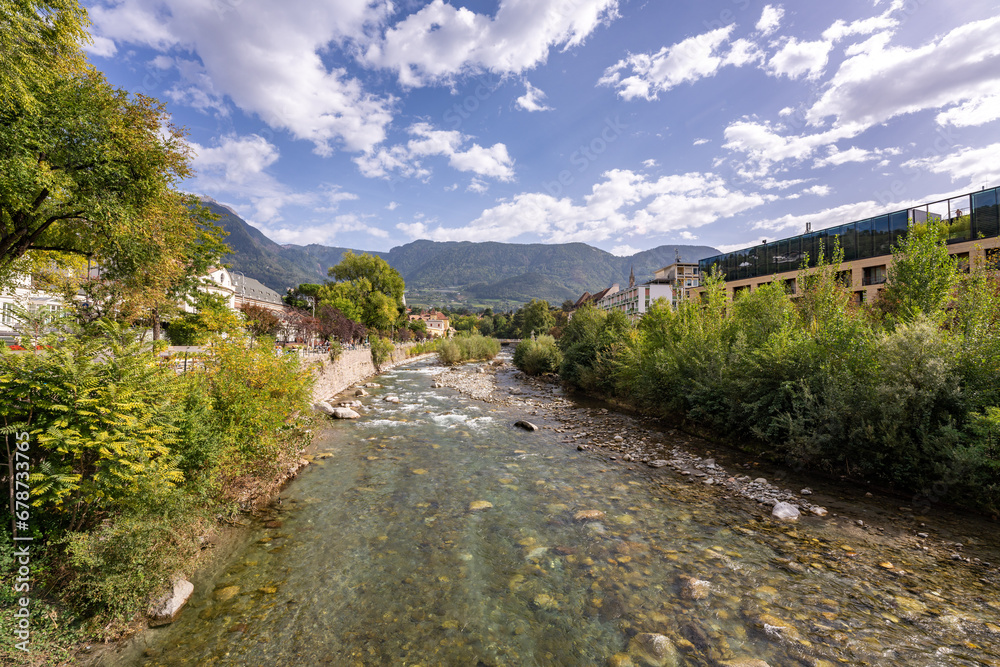 Meran in Südtirol - Italien und der Fluß Etsch Meran in Südtirol - Italien und der Fluß Etsch