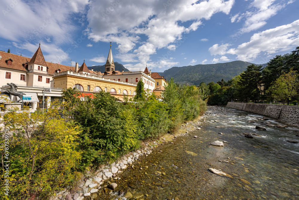 Meran in Südtirol - Italien und der Fluß Etsch