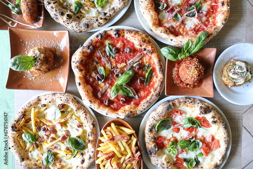 pizza e pietanze italiane photo