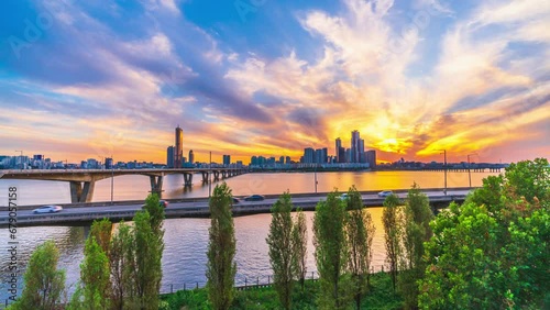 4k Time lapse Sunset of Seoul City Skyline at Han river in Seoul South Korea.
