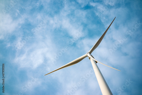 Wind turbine generator for renewable electricity production © WINDCOLORS