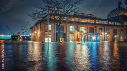 Hochwasser Hamburg Fischmarkt Sturm