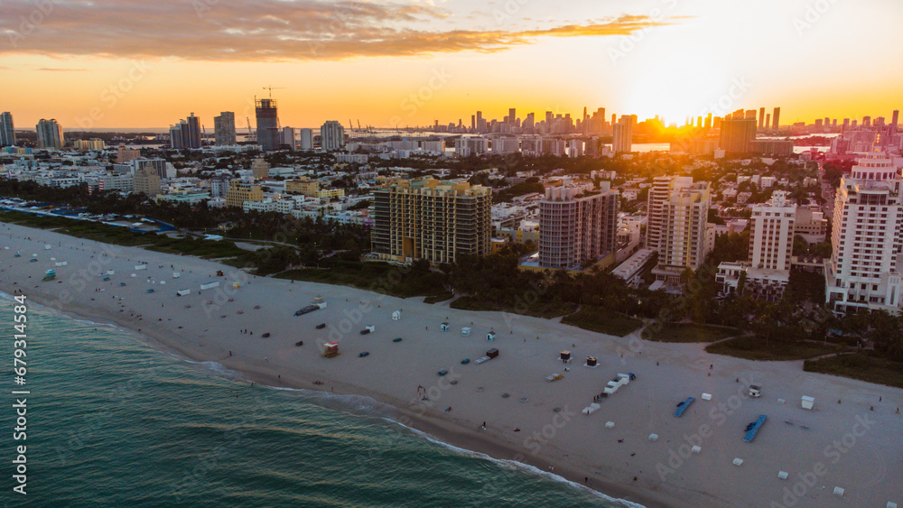Fototapeta premium sunset over the miami beach florida usa