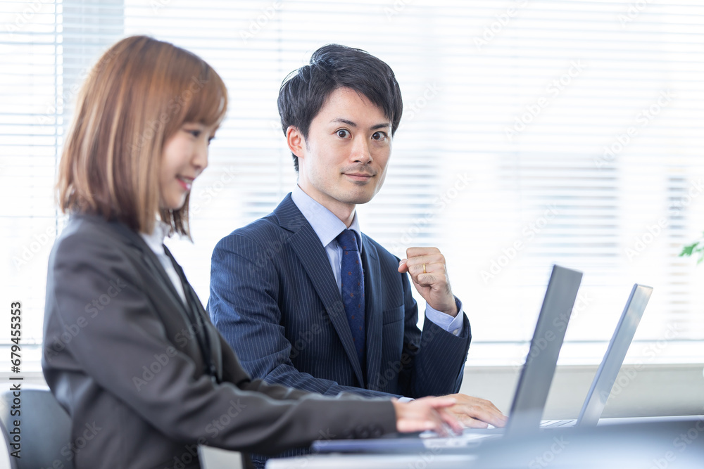 カメラ目線のビジネスマン　Business