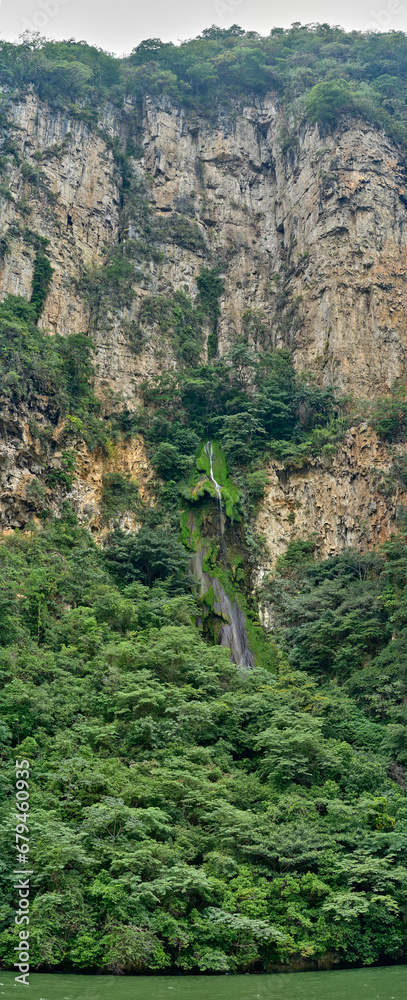 Cañón del Sumidero, Chiapas, Parque Nacional, RíoGrijalva, Pueblo Mágico, Chiapa de Corzo, Naturaleza, Aventura, México, ViajarFull, montañas