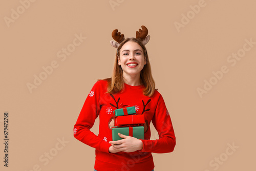 Beautiful young woman in re...