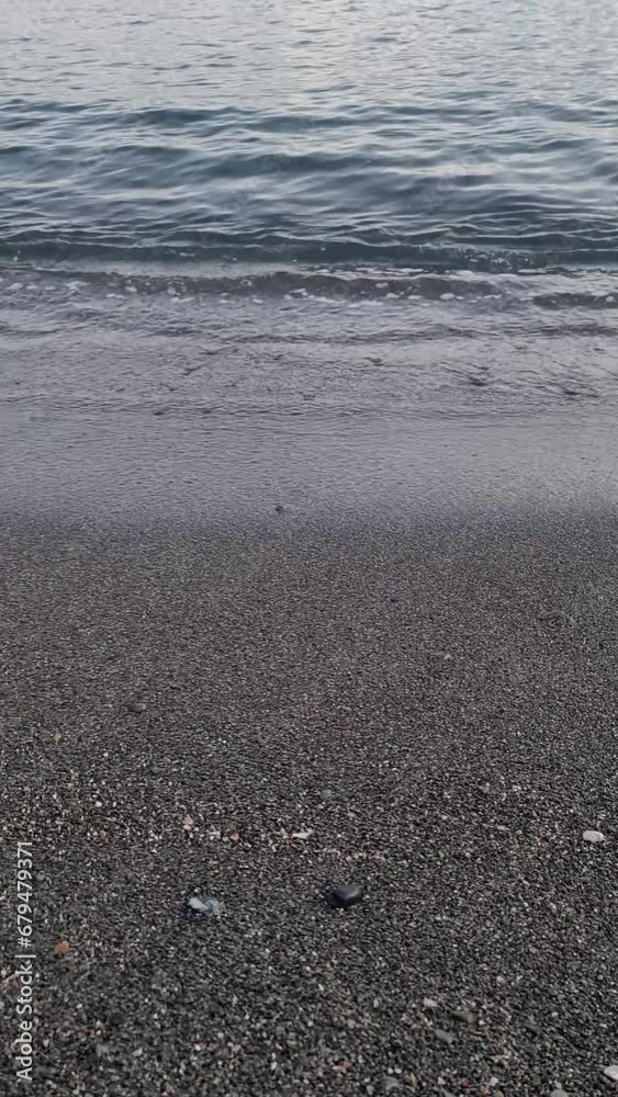 夜明けの海・打ち寄せるキレイな波・透き通った海水/Sea at dawn, beautiful waves crashing, crystal clear seawater/새벽의 바다, 물결치는 깨끗한 파도, 맑은 바닷물 夜明けの海・打ち寄せるキレイな波・透き通った海水/Sea at dawn, beautiful waves crashing, crystal clear seawater/새벽의 바다, 물결치는 깨끗한 파도, 맑은 바닷물