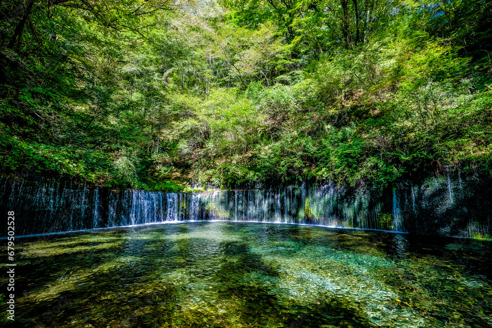 Obraz premium 長野県軽井沢町の白糸の滝