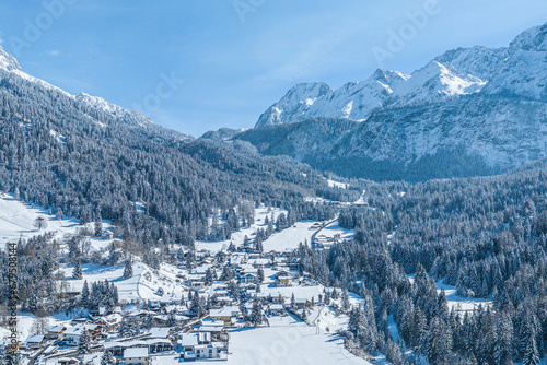 Winterliches Ehrwald in Tirol, Blick in die Region Ehrwalder Alm