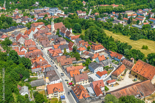 Die historische Altstadt von Pappenheim an der Altm  hl in Mittelfranken von oben