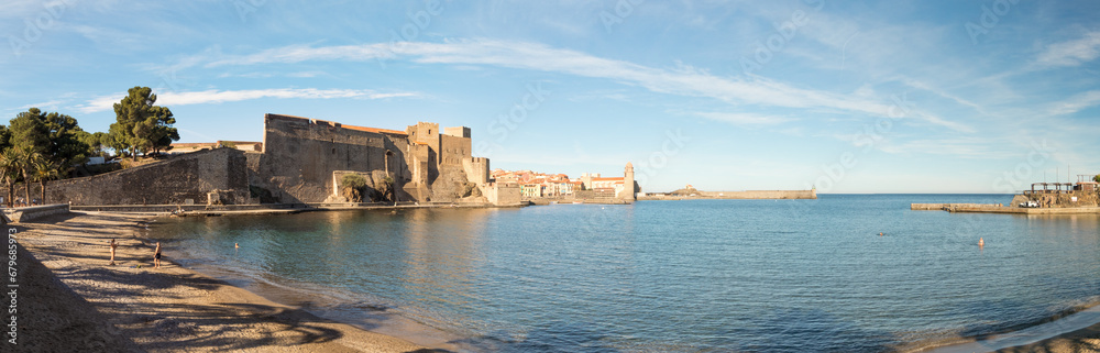 Panorama de la plage de Port d'Avall à collioure (66190) France