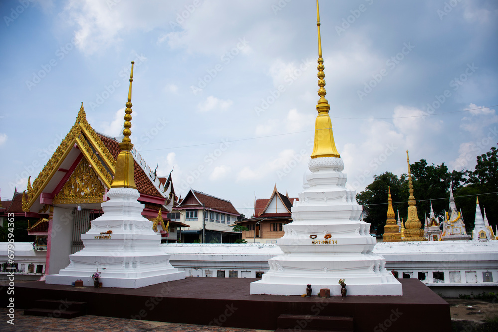 pagoda-stupa-or-cremation-urn-chedi-ancient-thai-style-in-antique