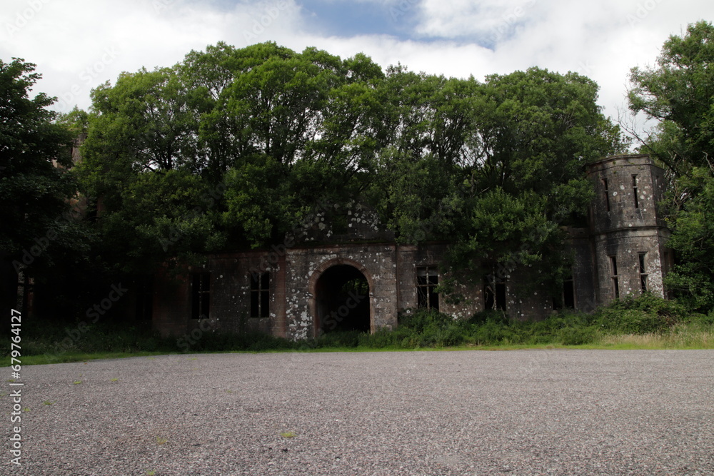 Obraz premium ruins of Poltalloch house, Argyl Scotland