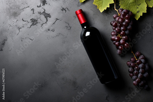 暗い石の背景にボトルとブドウの赤ワイン、　背景画像,Red wine in bottle and grapes on dark stone background, Generative AI photo