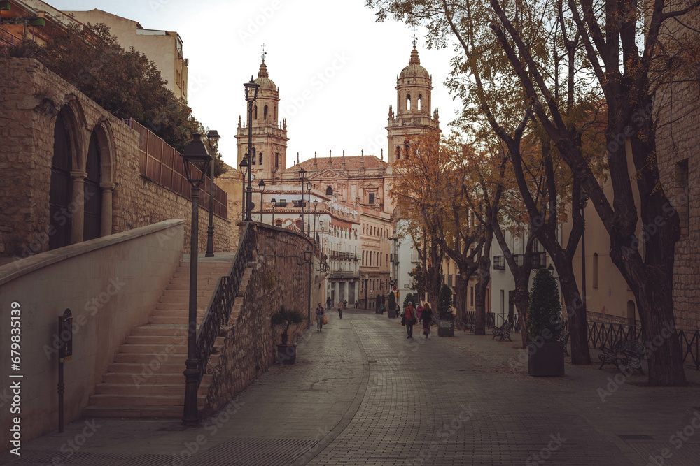 Calle La carrera de Jesús en Jaén con al catedral de fondo