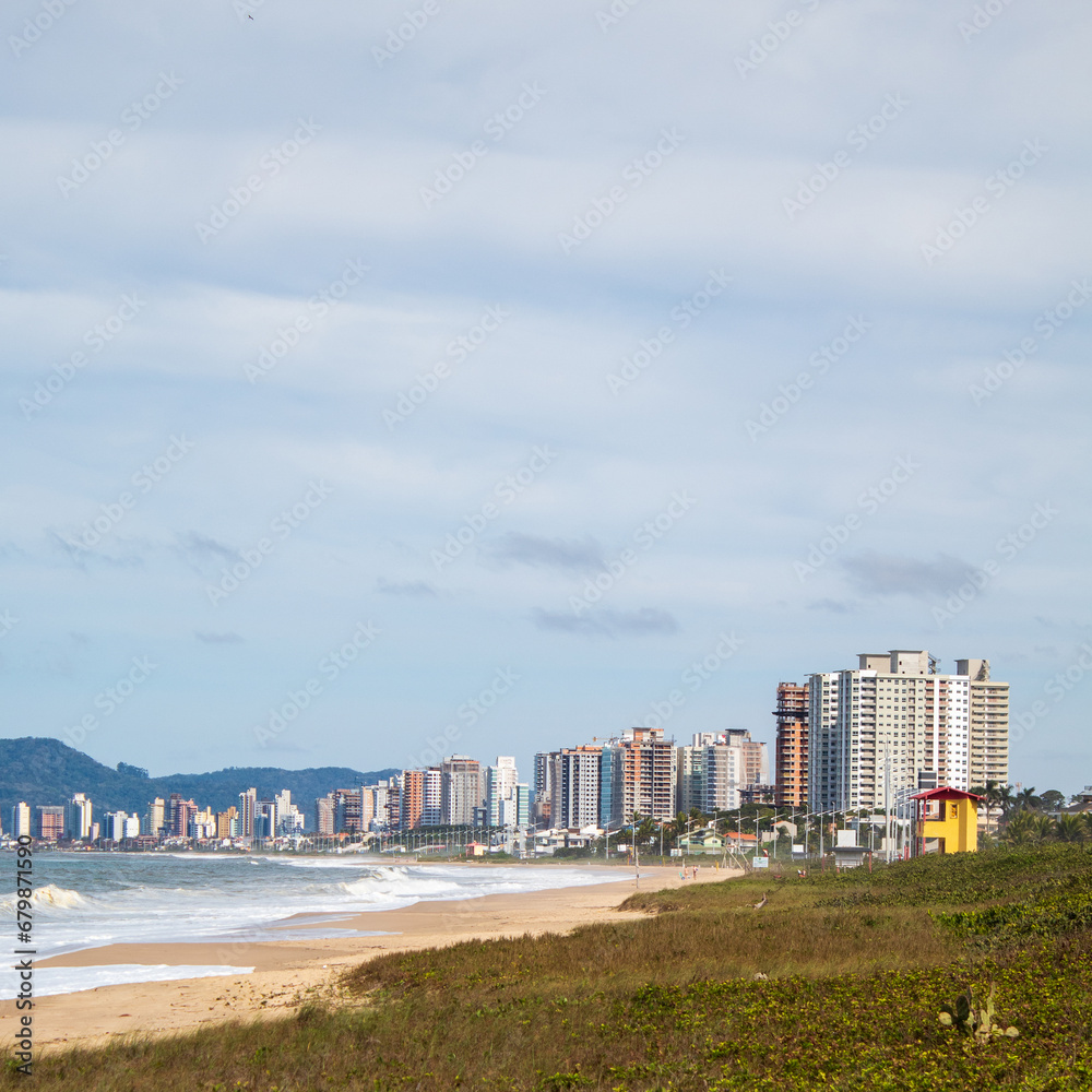 Praia do Cerro em Balneário Piçarras, Santa Catarina, Brasil Praia do Cerro em Balneário Piçarras, Santa Catarina, Brasil