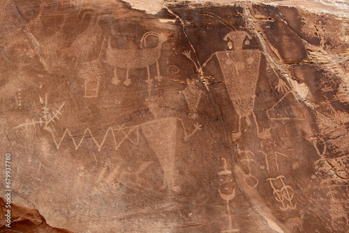 Ptroglyphs in the Dinosaur national monument, Utah, Colorad. 