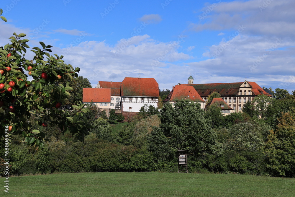Blick auf Kloster Kirchberg im Schwarzwald	