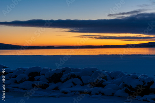 Obraz na płótnie Idyllic sunset on a cold winter day at the Finnish polar circle w salonie