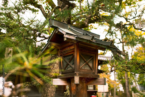 Holzlaterne in einem japanischen Tempel © vincent0404