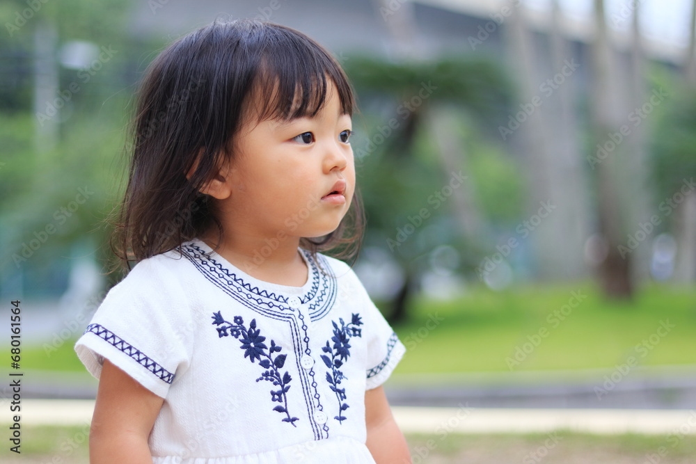 休日のお出掛けを楽しむ子供 休日のお出掛けを楽しむ子供