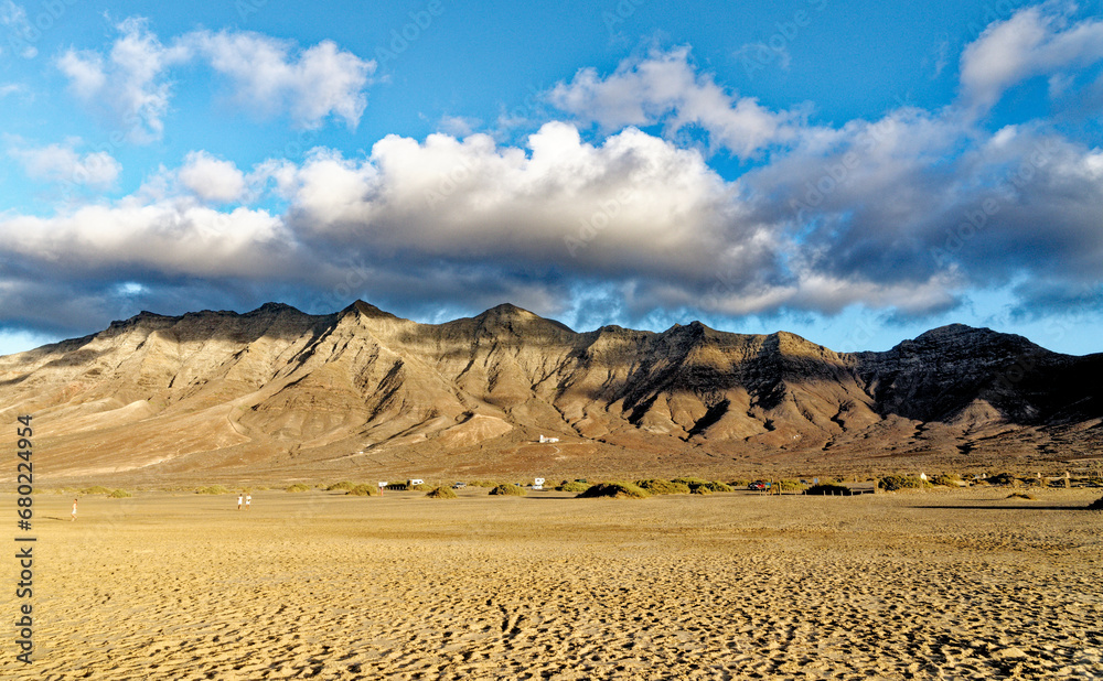 Obraz premium Pico de la Zarza Mountains at Playa de Cofete - Canary Islands Spain