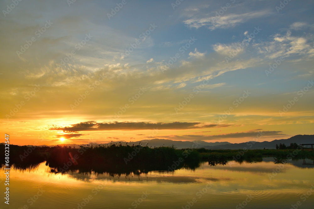 Obraz premium 瓢湖の朝景（新潟県）