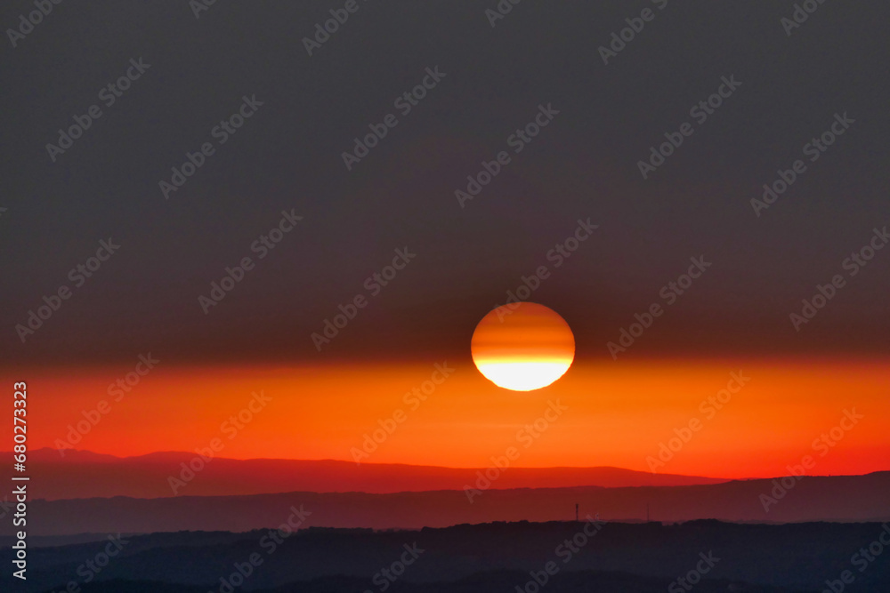 Spectacular sunrise in the Dordogne, France as soon from the vantage of a hot air balloon
Spectacular sunrise in the Dordogne, France as soon from the vantage of a hot air balloon