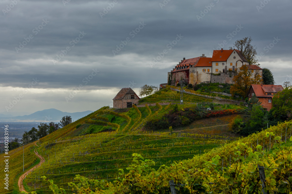 Schloss Staufenberg im Herbst