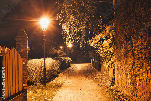 Stadtpark - Nacht - Park - Zossen - Brandenburg - Deutschland - Teltow Fl  ming - City - Night - Lantern - Germany - Trees - Street Lights - Autumn - Streetlamps 