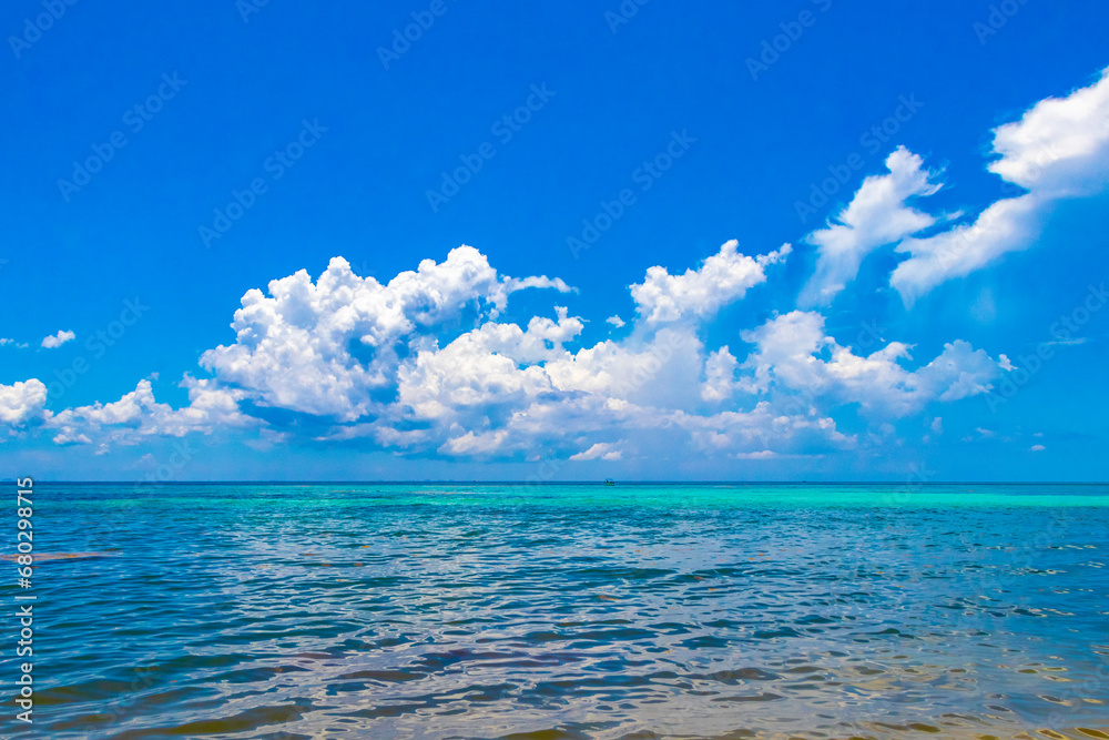 Obraz premium Tropical mexican beach clear turquoise water Playa del Carmen Mexico.