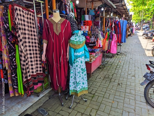 Batik clothing is widely used by the people of Central Java, showing pride in the richness of national fabrics 
