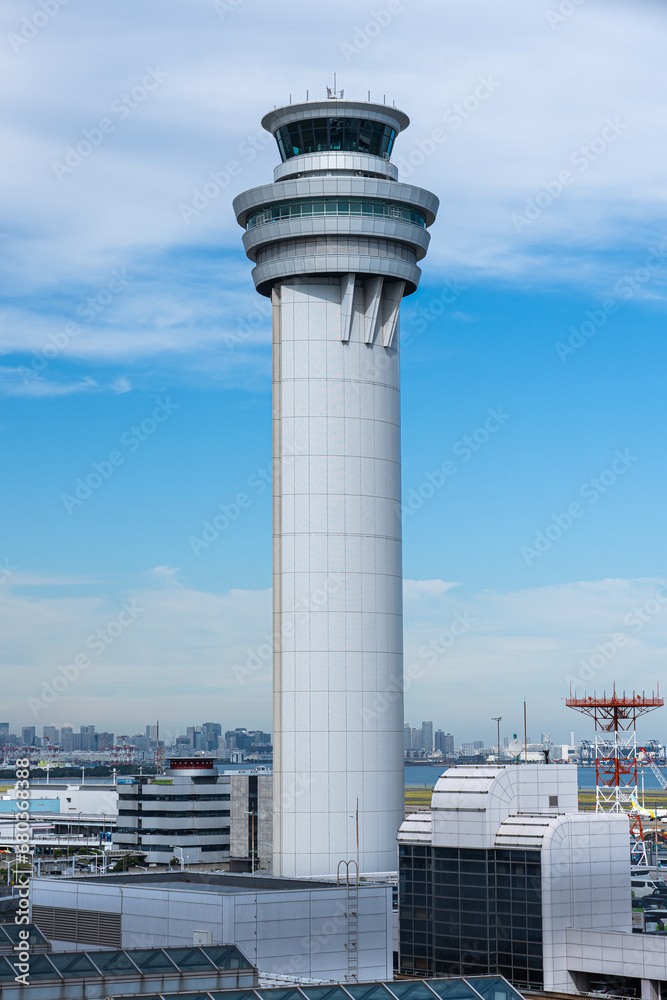 Obraz premium 羽田空港の管制塔